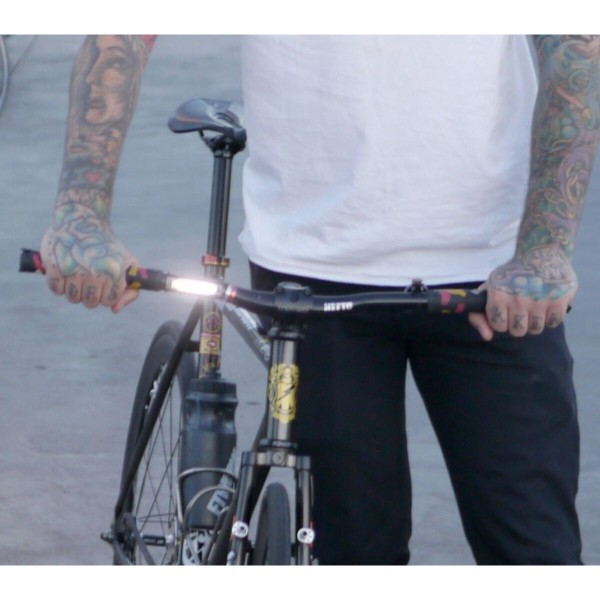 Фото - Фонарь велосипедный Knog Plus Front 40 Lumens Black (12140)